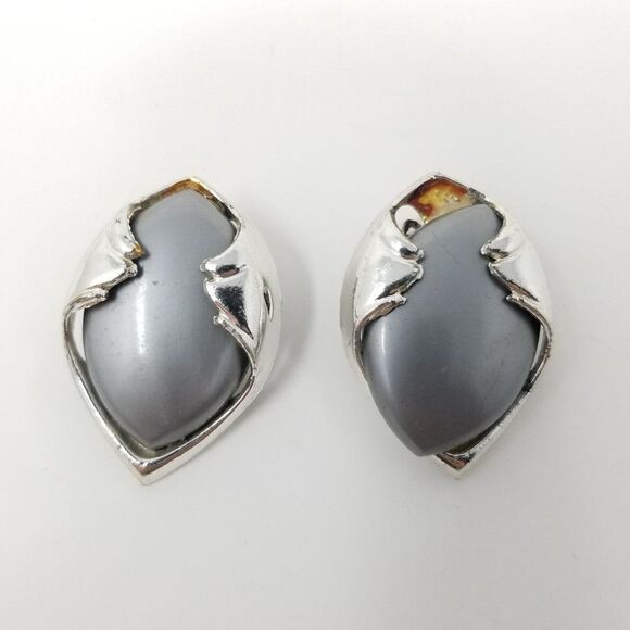 Vintage Funky Silver Tone and Gray Clip On Earrings, Retro Design, Estate - Picture 5 of 5